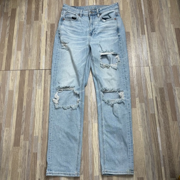 American Eagle Outfitters Light Blue High Waist Straight Leg Mom Jeans Sz 4 - Picture 1 of 9